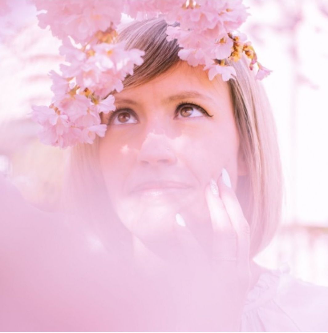 À mes côtés, une partenaire engagée pour aligner votre énergie personnelle